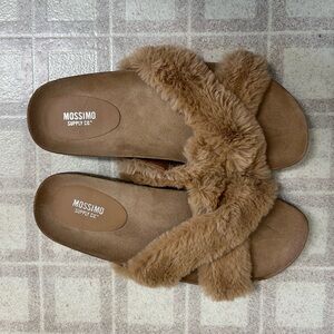 Mossimo furry slides size 8